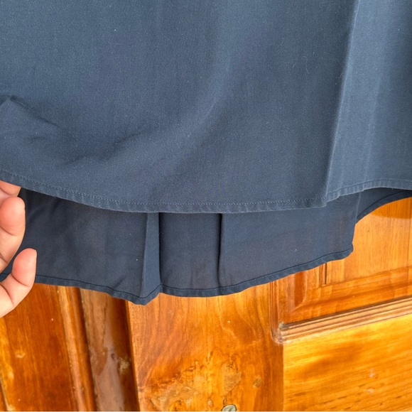 Uniqlo navy high low top. Used mildly. Size medium - Picture 4 of 6